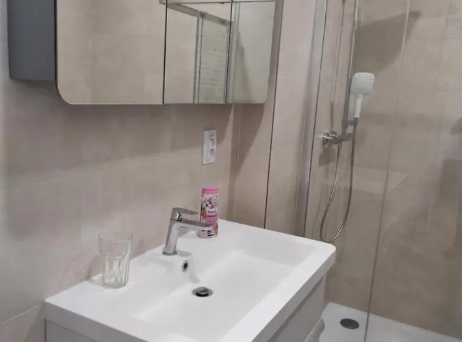 Enter Center Apartman *